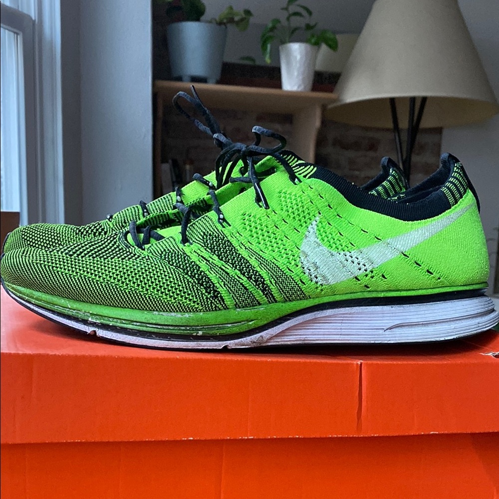 Nike flyknit trainer + Electric Green and Black